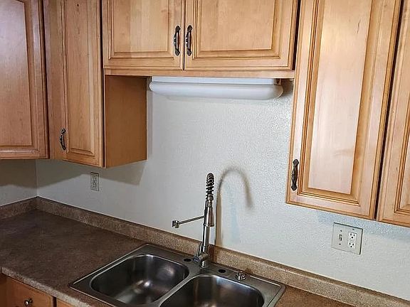 5th image of 4506 North St #A
