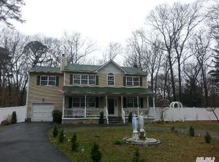 5 Southview Ct, Yaphank, NY 11980