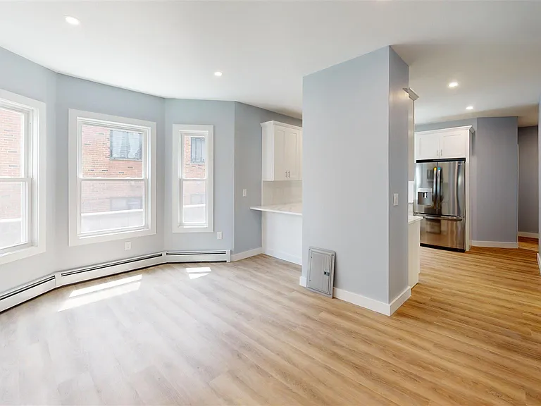 38 Mansfield St — Photo 1