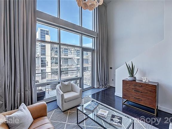 5th image of 1133 Metropolitan Ave Unit 318