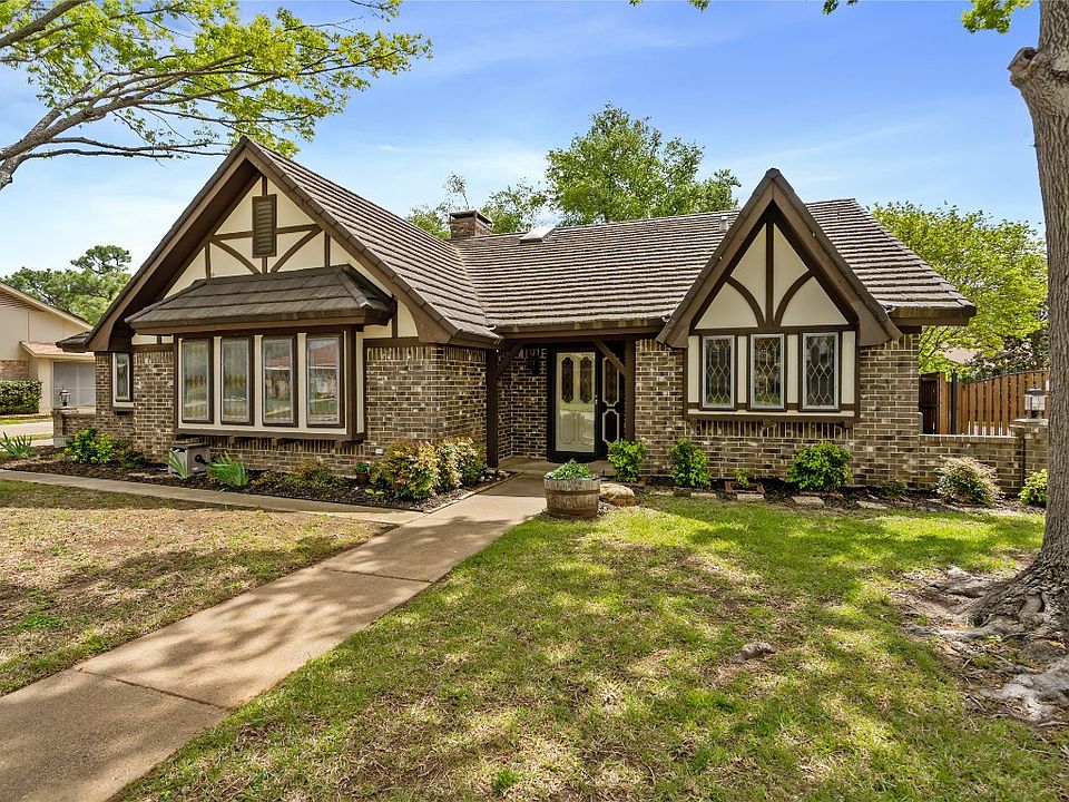 1st image of 229 Hillview Dr