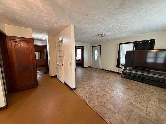 5th image of 1509 N Grant St