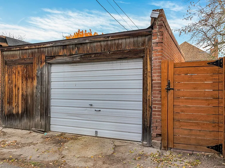 455 N Pearl St — Photo 27