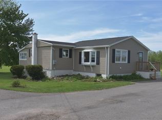 4402 Emerson Rd, Canandaigua, NY 14424