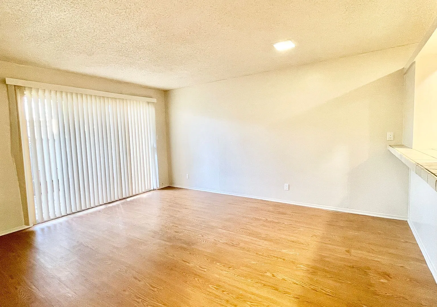 Alameda Apartments — Photo 2
