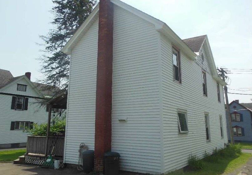 2nd image of 111 Mason St