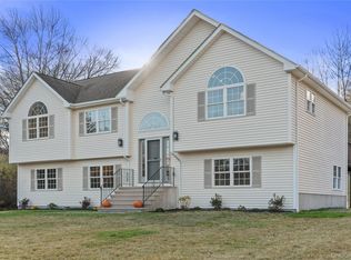 11 Meadow Dr, Carmel, NY 10512