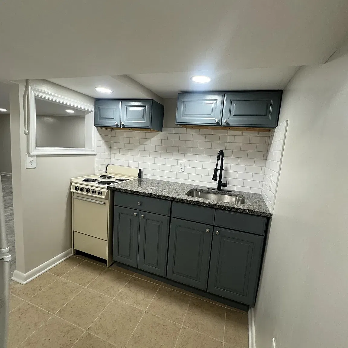 1 bed, 900 sqft, $1,000 — Photo 3