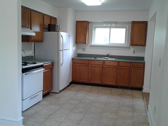 Kitchen viewed from dining room
