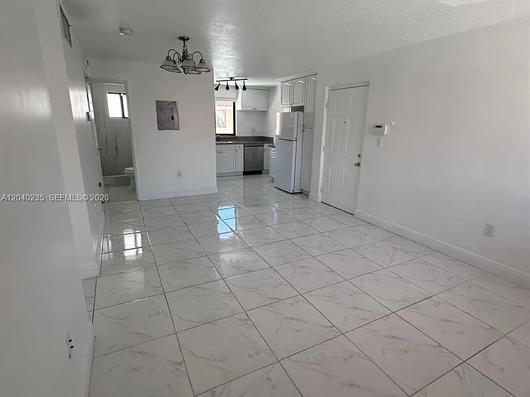 2740 W 61st St #204 — Photo 2