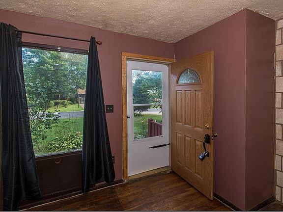 4th image of 1144 Leonard Blvd