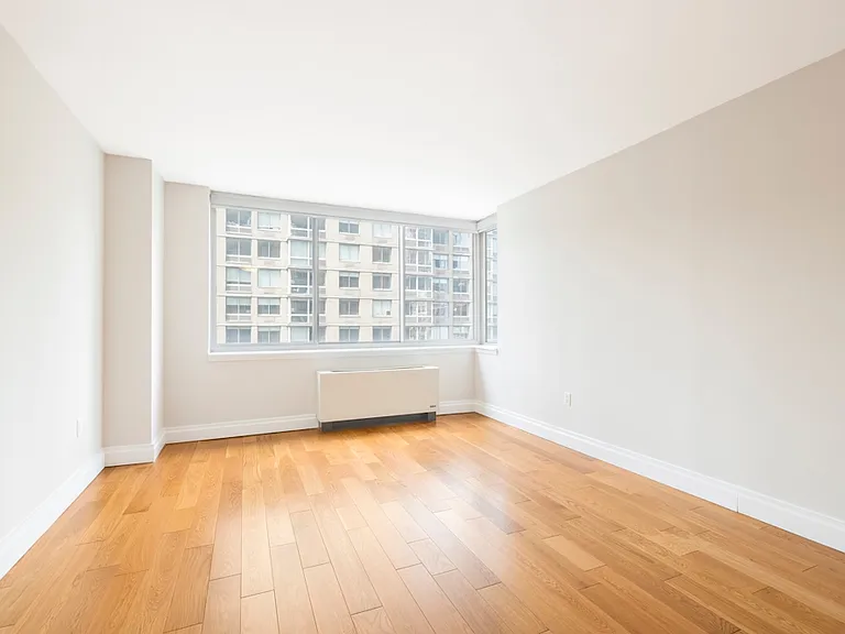 776 6th Ave #7H — Photo 4
