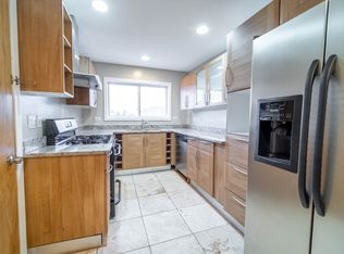 8350 Kimball Ave Unit 102, Skokie, IL 60076