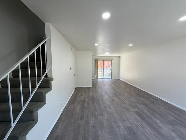 Building Photo - 441 S Orange Ave #B