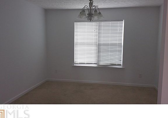 3rd image of 3058 Meadow Point Dr