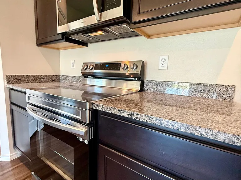 1404 Monterey Dr — Photo 5
