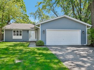 1N685 Evergreen Ave, Glen Ellyn, IL 60137