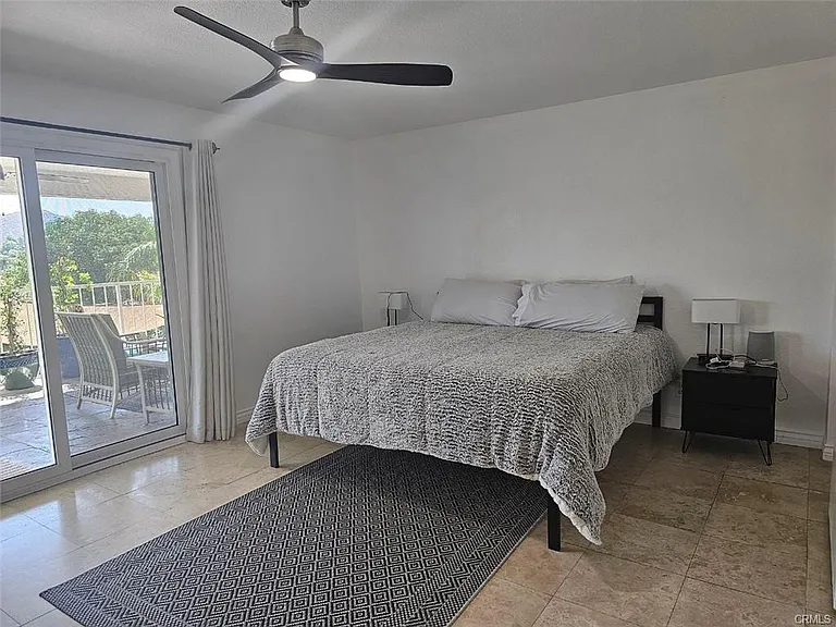 22867 Cove View St #C — Photo 38
