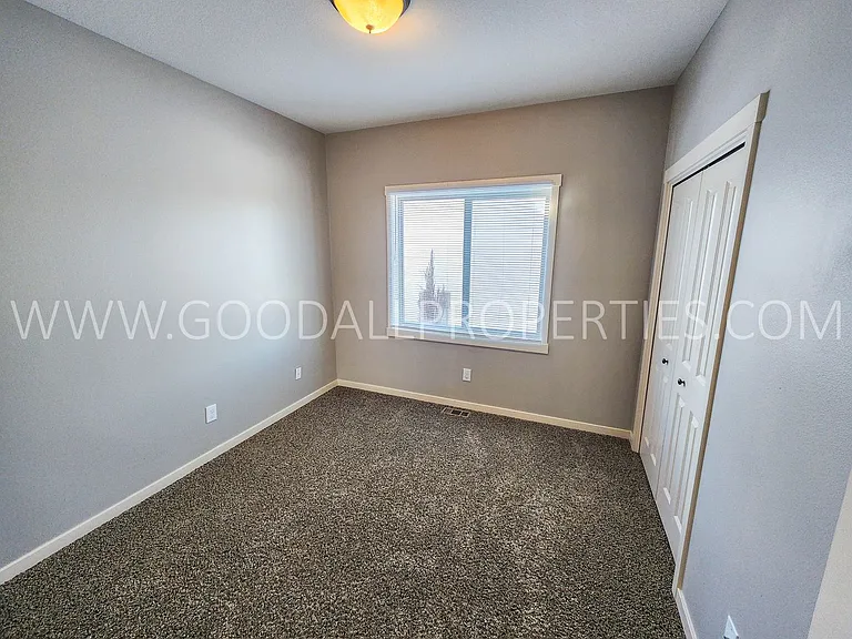 1106 NW Rockcrest Rd — Photo 5