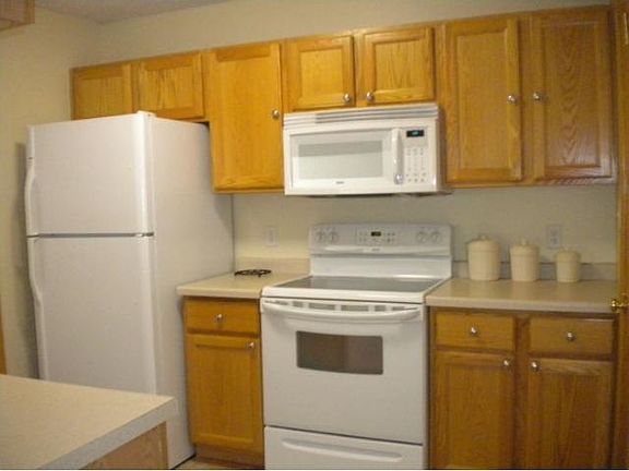 2nd image of 1933 Southcross Dr #2006