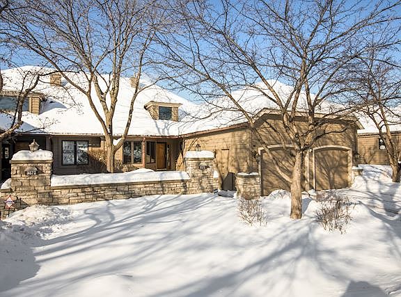 3rd image of 3570 Village Ct