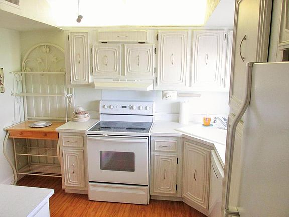5th image of 30 Colonial Club Dr APT 304