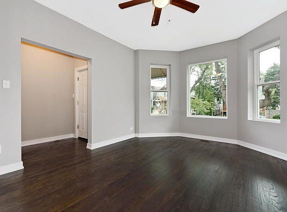 2nd image of 3936 N Sacramento Ave #2