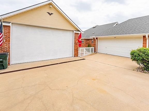 5th image of 300 Pauls Dr