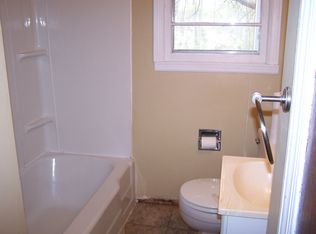 4761 Carlton Dr, Winston Salem, NC 27105