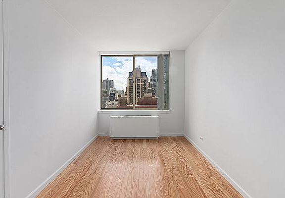 4th image of 236 E 47th St APT 26A