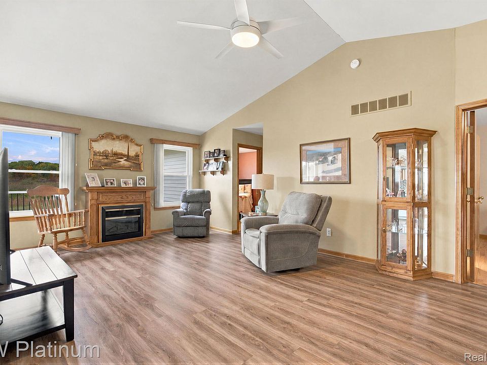 237 Quail Dr, photo 5