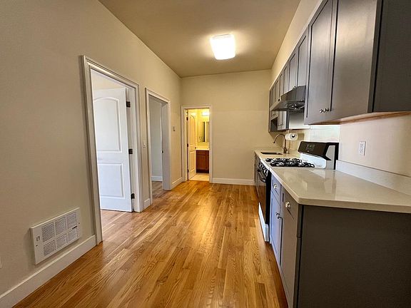 5th image of 228 Sweeny St #A