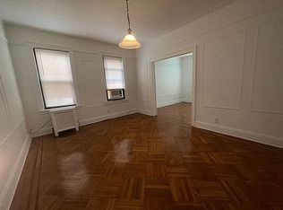 24-50 Crescent St #2, Astoria, NY 11102