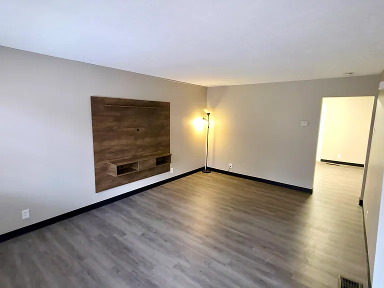 252 Randolph Rd — Photo 2