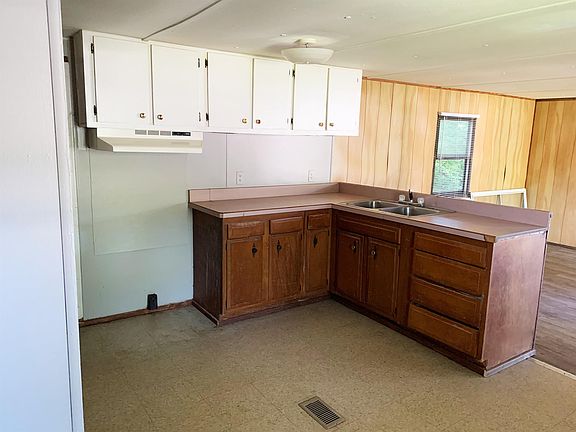 3rd image of 1770 Holly Dr #1