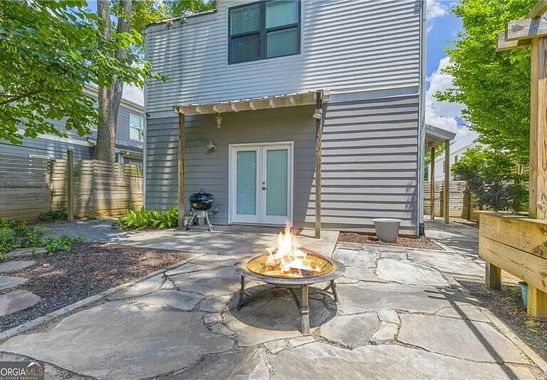 183 Cleveland St SE #B — Photo 1