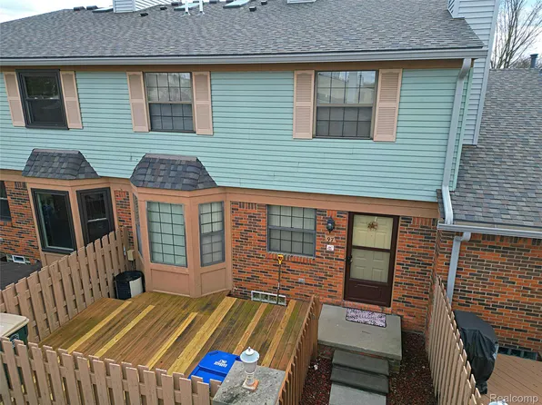 2131 Vine Way Dr APT 97, Canton, MI 48188