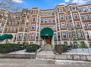 378 Riverway Three, Boston, MA 02115