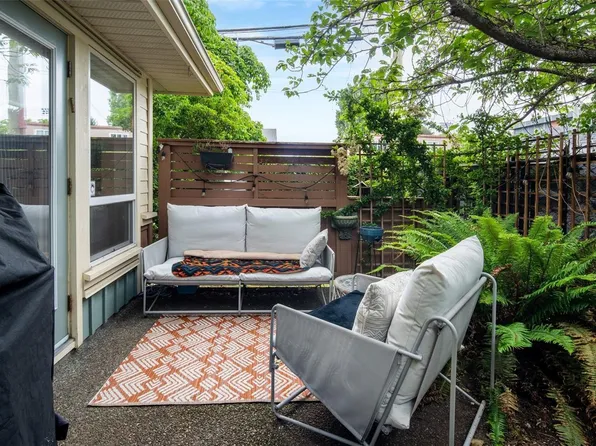 1019 N Park St #16, Victoria, BC V8T 5L4