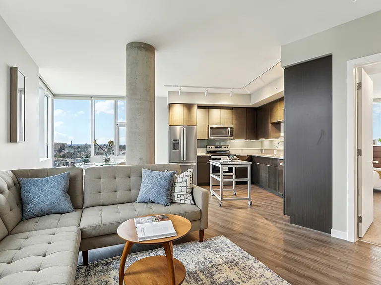 Yesler Towers — Photo 19