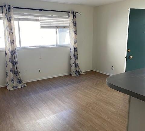 4th image of 805 Bayview Dr