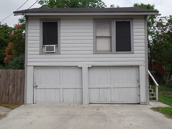 3rd image of 704 E Guadalupe St