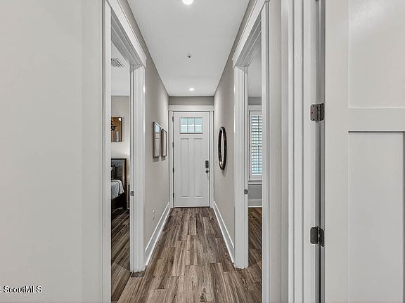 3rd image of 36 Harbor Rd