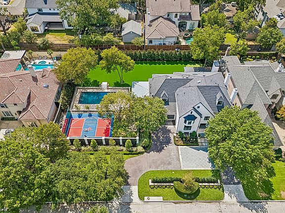 2nd image of 6810 Mimosa Ln