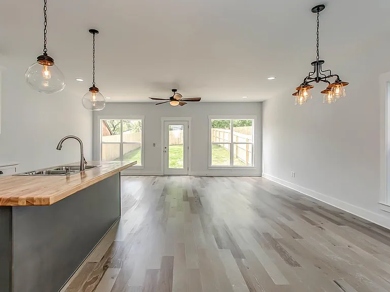 1012 Maynor Ave #D — Photo 7