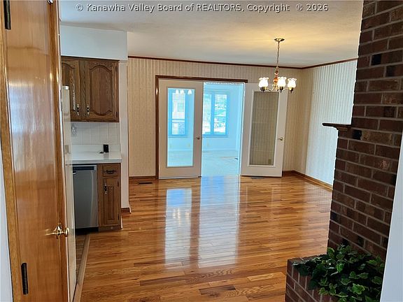 4th image of 3 Meadow Ln