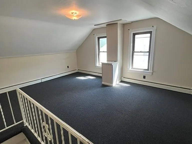 63 W Railroad St #B — Photo 11