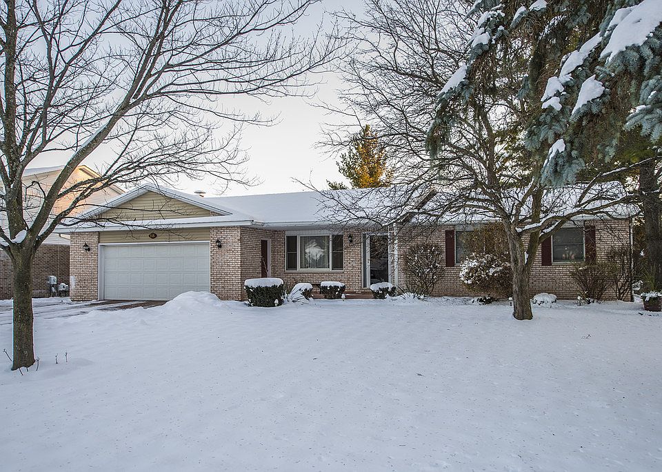 LIMITLESS ON LESSANDRO!  This beautiful Saginaw Township home priced under recent appraisal value sits in a quiet neighborhood and features 3 bedrooms and 2.5 bathrooms with many major updates.  The nearly 1500 sq feet upstairs and over 800 sq feet of living space downstairs will allow you to spread out, relax and live comfortably.  Great curb appeal to this home that boasts a new roof put on in 2014, an attached 2 car attached garage and a brand new composite deck with pergola in the back built this summer.  Inside you will find brand new carpet throughout, new Stainless Steel appliances, fresh paint, completely remodeled full and half bathrooms in 2013 and newer flooring in the kitchen and dining area.  The character and features of this home are plentiful but there are also utility updates with a new hot water heater and sump pump in 2015 and new A/C unit in 2006. There is a lot to love in this updated home, call and schedule a private showing today!