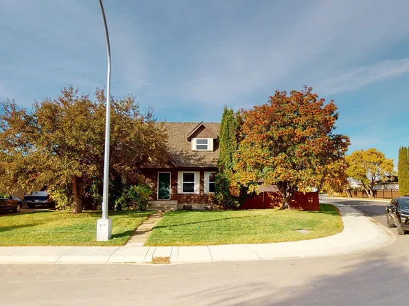240 Humberstone Rd NW, Edmonton, AB T5A 4C6