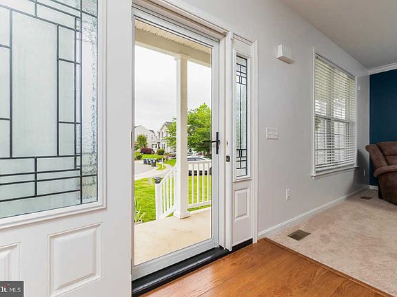 4th image of 33 Sunset Ridge Ln